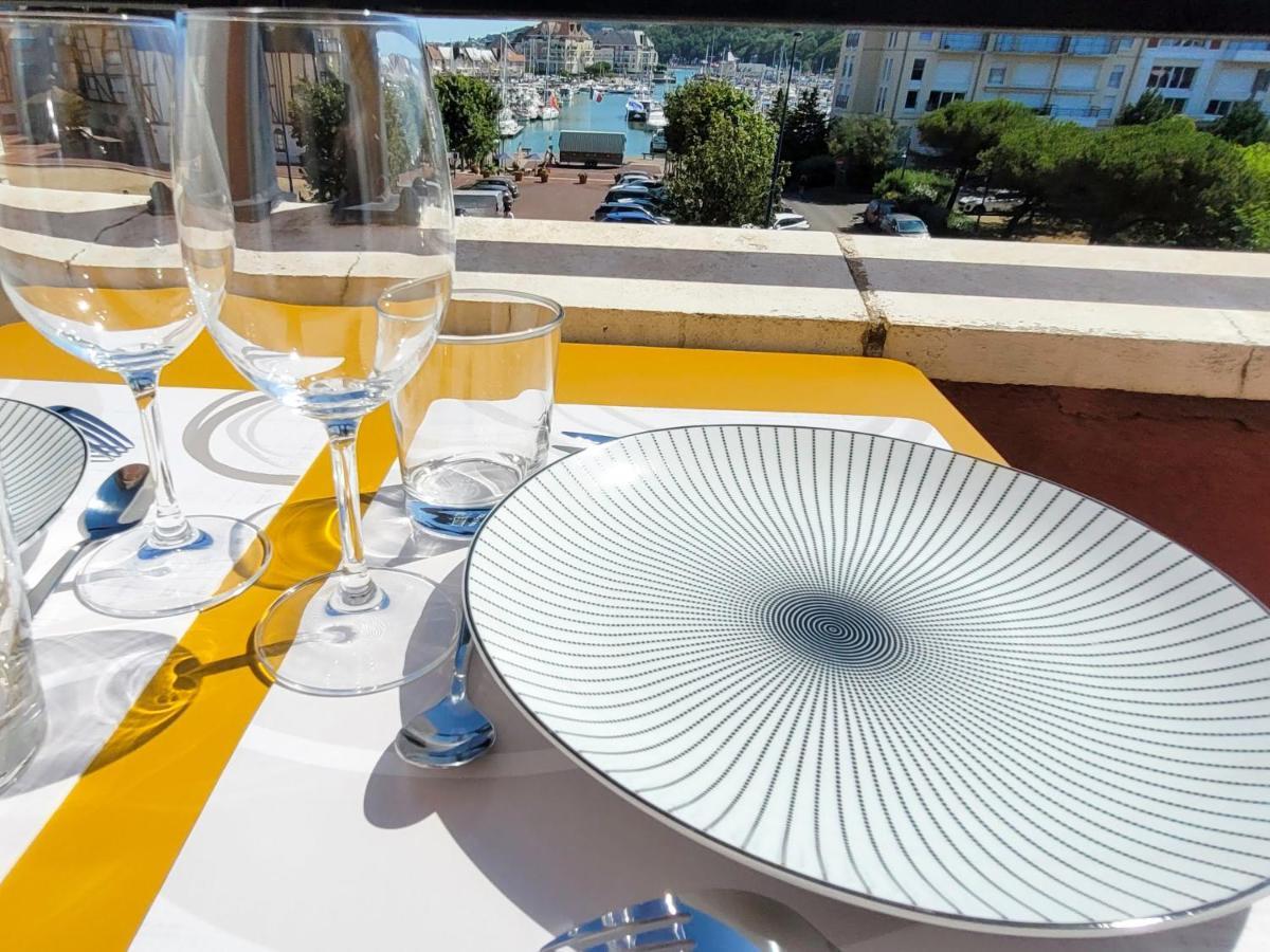 Duplex 2 Pieces Port Cabourg - 2 A 4 Personnes - Terrasse - Vue Port - Exclusif Book Ing Lägenhet Dives-sur-Mer Exteriör bild