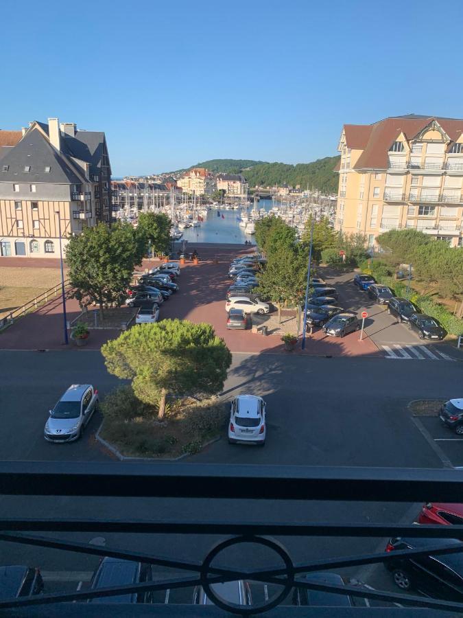 Duplex 2 Pieces Port Cabourg - 2 A 4 Personnes - Terrasse - Vue Port - Exclusif Book Ing Lägenhet Dives-sur-Mer Exteriör bild